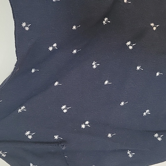 CLOSET CLEAROUT $10 | Brandy Melville | Dena palm tree tie tank top | One size - Picture 4 of 9